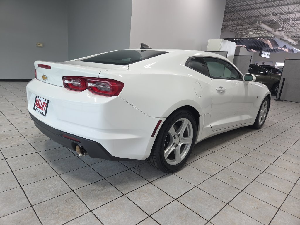 Used 2019 Chevrolet Camaro LT w/ Technology Package RWD image 12