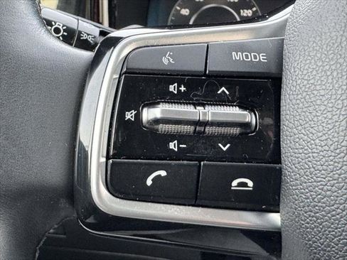 Used 2023 Kia Sorento SX image 16