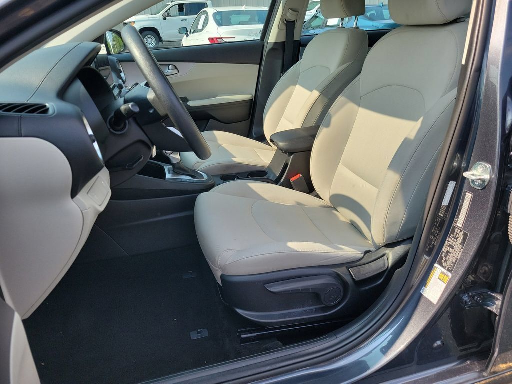 Used 2023 Kia Forte LXS FWD image 19