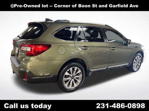 Used 2019 Subaru Outback 2.5i Touring AWD/4WD image 5