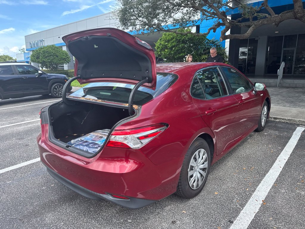 Used 2019 Toyota Camry LE FWD image 15