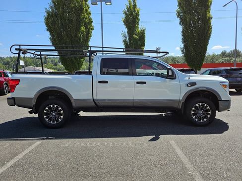 Used 2019 Nissan Titan PRO-4X w/ Pro-4x Utility Package AWD/4WD image 4