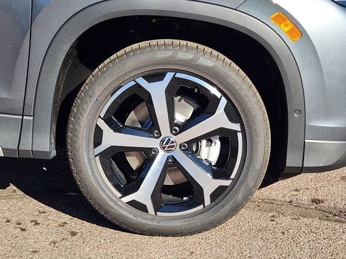 New 2026 Volkswagen Tiguan SE AWD/4WD image 30