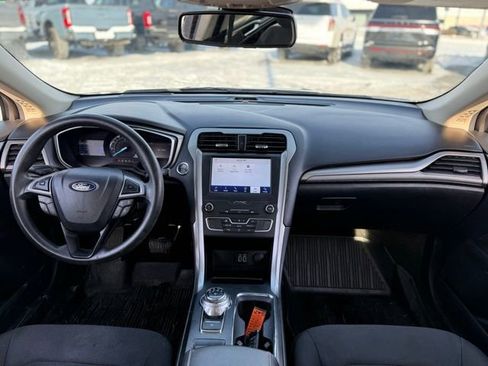 Certified 2020 Ford Fusion SE image 4