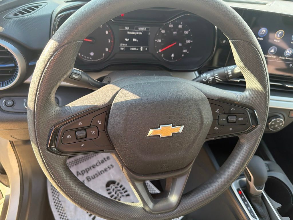 Used 2026 Chevrolet Trax LS FWD image 15