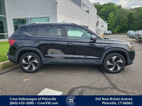 Certified 2023 Volkswagen Taos SE w/ Panoramic Sunroof Package AWD/4WD image 33