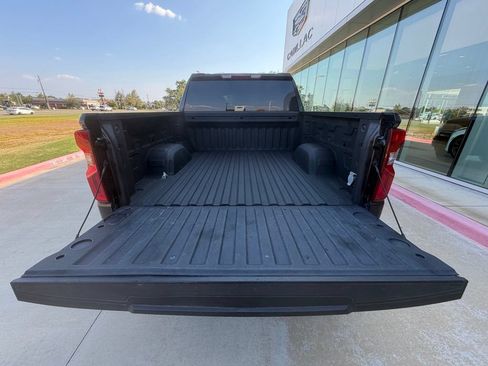 Used 2023 Chevrolet Silverado 1500 RST w/ Z71 Off-Road Package AWD/4WD image 10