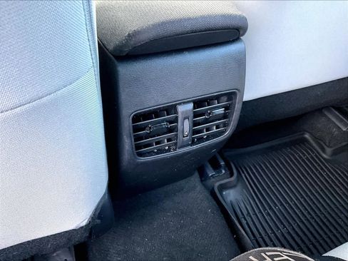 Certified 2024 Toyota Corolla Cross L image 28