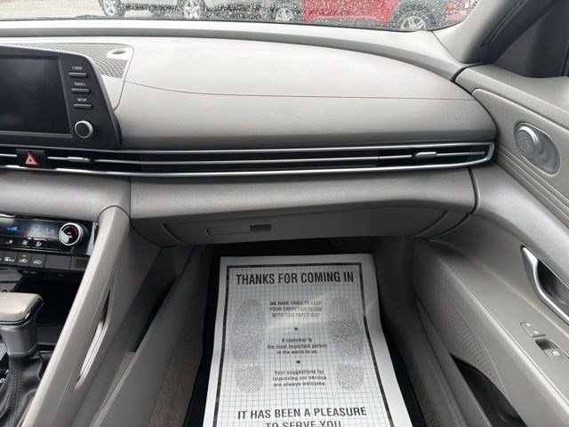 Used 2025 Hyundai Elantra Sport FWD image 21