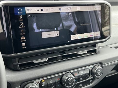 Used 2025 Jeep Wrangler Unlimited Sahara image 21