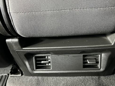 Used 2022 Chevrolet Silverado 1500 Custom image 21