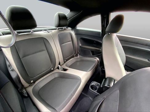Used 2015 Volkswagen Beetle 1.8T FWD image 19