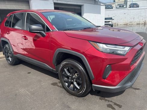 Used 2023 Toyota RAV4 LE FWD image 5
