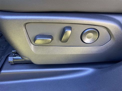 New 2026 GMC Hummer EV SUV w/ LPO, Dark Essentials Package image 17