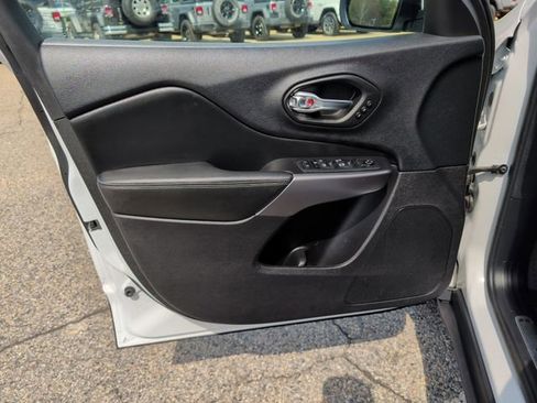 Used 2020 Jeep Cherokee Limited AWD/4WD image 14