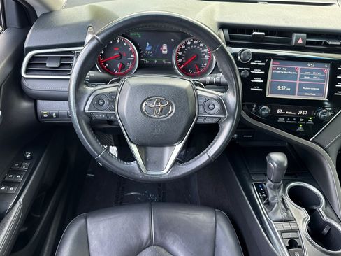 Used 2018 Toyota Camry XSE FWD image 29