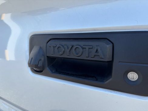 Used 2023 Toyota Tacoma Limited AWD/4WD image 10