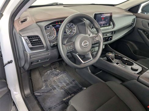 Used 2023 Nissan Rogue S AWD/4WD image 11