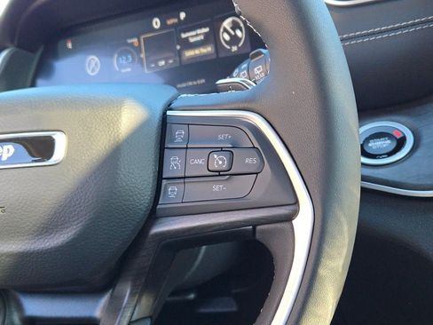 New 2025 Jeep Grand Cherokee Limited w/ Black Appearance Package image 34