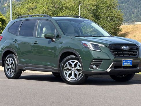 Used 2023 Subaru Forester Premium AWD/4WD image 1