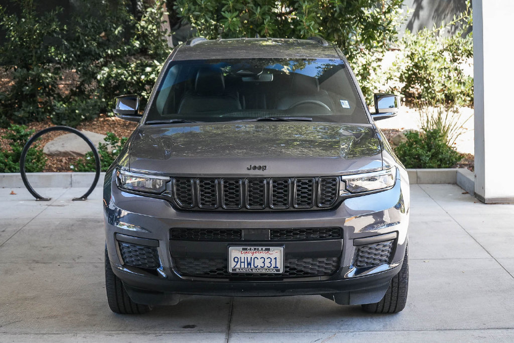 Used 2023 Jeep Grand Cherokee L Laredo AWD/4WD image 2