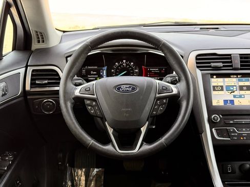 Used 2018 Ford Fusion SE w/ Equipment Group 602A FWD image 26