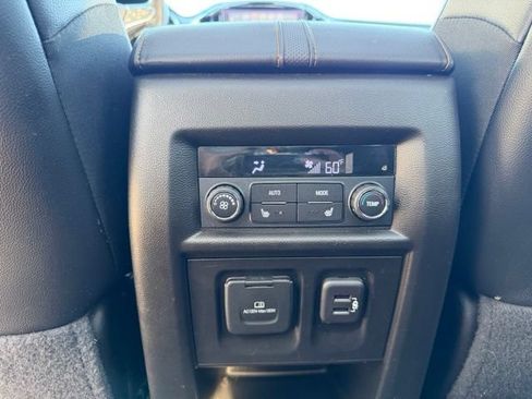 Used 2019 Chevrolet Traverse Premier w/ Redline Edition AWD/4WD image 16