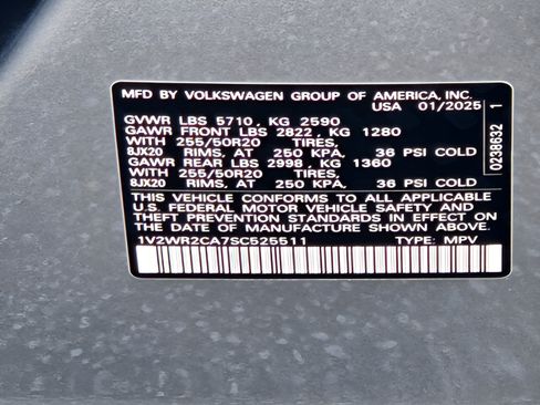 Certified 2025 Volkswagen Atlas SE FWD image 33