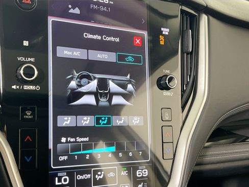 Used 2022 Subaru Outback Limited image 16