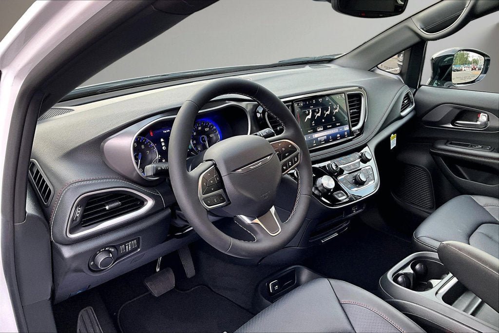 New 2027 Chrysler Pacifica Select FWD image 9