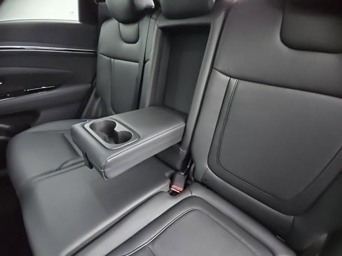 Used 2024 Hyundai Tucson Limited image 36