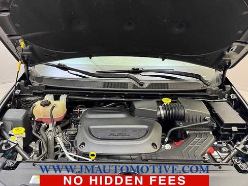 Used 2020 Chrysler Pacifica Touring-L FWD image 10