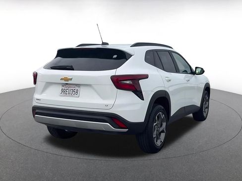 Used 2025 Chevrolet Trax LT image 14