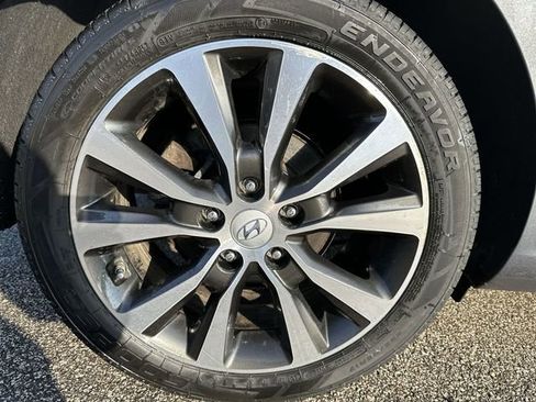 Used 2018 Hyundai Elantra GT image 21