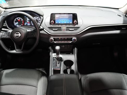 Used 2024 Nissan Altima 2.5 S image 10