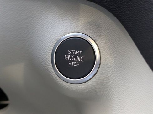 New 2026 Volvo XC40 B5 Ultra w/ Protection Package Premier image 43