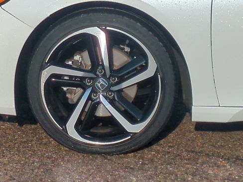 Used 2022 Honda Accord Sport image 14