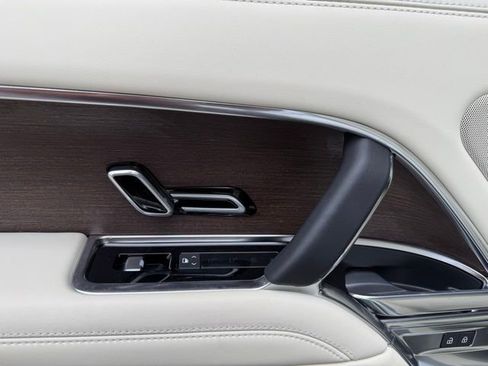 Certified 2023 Land Rover Range Rover SE image 31