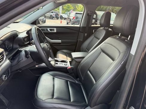 Certified 2024 Ford Explorer XLT w/ Equipment Group 202A AWD/4WD image 7