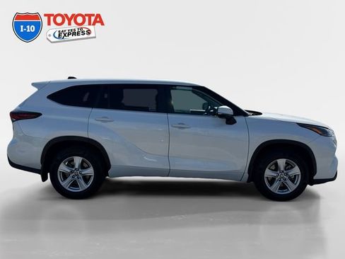Certified 2024 Toyota Highlander LE image 6