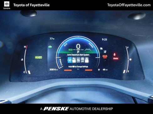 Used 2025 Toyota Camry SE FWD image 10