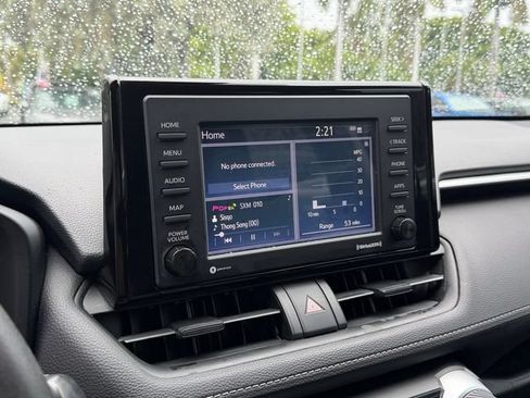 Used 2021 Toyota RAV4 XLE AWD/4WD image 21