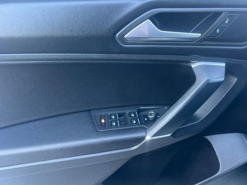 Used 2020 Volkswagen Tiguan SE w/ Panoramic Sunroof Package AWD/4WD image 8