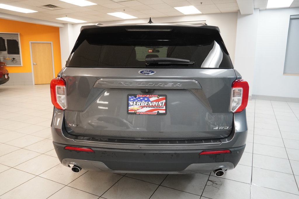 Used 2022 Ford Explorer XLT w/ Equipment Group 202A AWD/4WD image 8