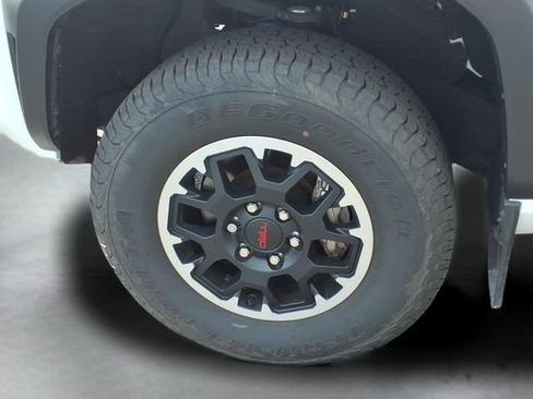 Used 2024 Toyota Tacoma TRD Off-Road w/ TRD Off Road Upgrade Package AWD/4WD image 17