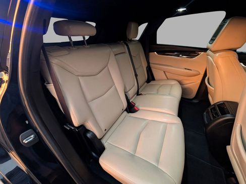 Used 2017 Cadillac XT5 FWD image 36