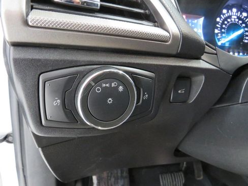 Used 2018 Ford Fusion SE image 22