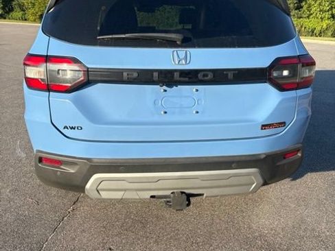 Used 2023 Honda Pilot TrailSport image 12
