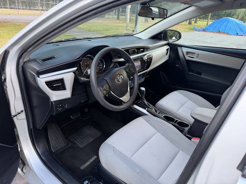 Used 2015 Toyota Corolla LE FWD image 8