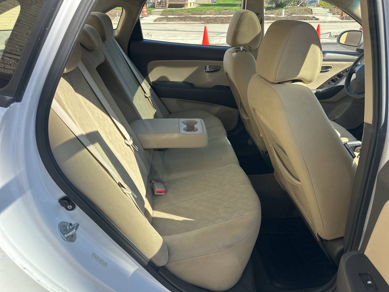 Used 2010 Hyundai Elantra GLS FWD image 11